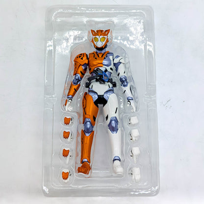 BANDAI S.H.Figuarts Kamen Rider Zero-One Valkyrie Rushing Cheetah